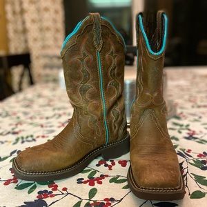 Cowgirl Boots - Justin Gypsy Women’s Raya Tan - only worn to ride in twice